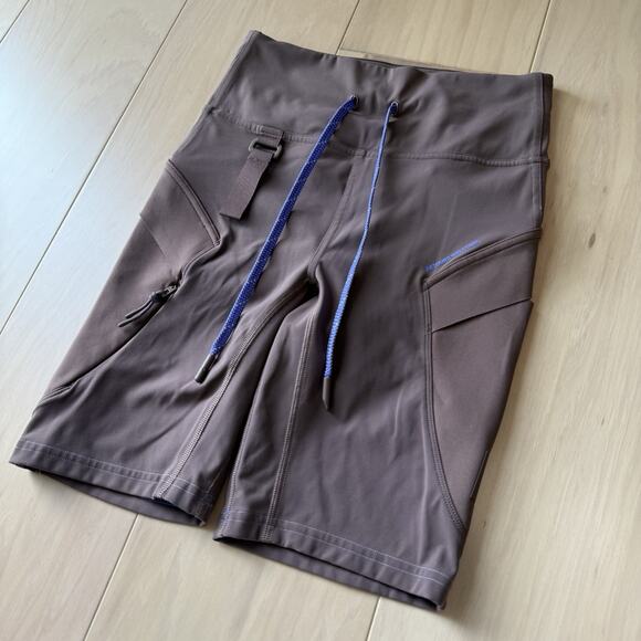 Lululemon Cargo Supper High Rise Hiking Shorts 4 Mauve Athleisure - Picture 6 of 6